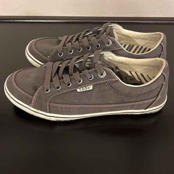 Taos Moc Star MST-13482A, grey, arch support sole, size 6.5 - Picture 4 of 14